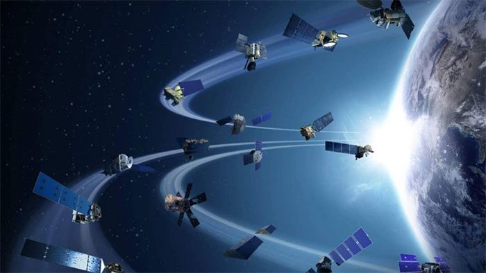 The excessive number of satellites raises concerns about "traffic congestion" in space.
