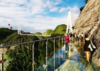 vietnam is about to have the longest terrifying roller coaster in the world beginning to welcome visitors on april 30th 120109