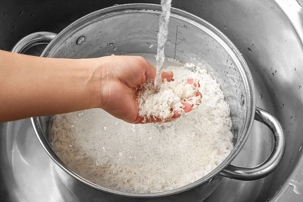 Rice that is washed too thoroughly or with too much water loses many nutrients.