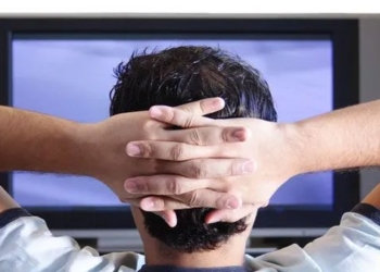 watching tv increases the risk of blood clots 118436