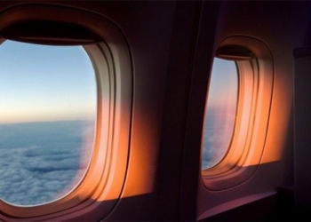 why airplane windows are oval shaped not square or rectangular 124246