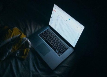 why blue light from screens can cause premature aging 118537