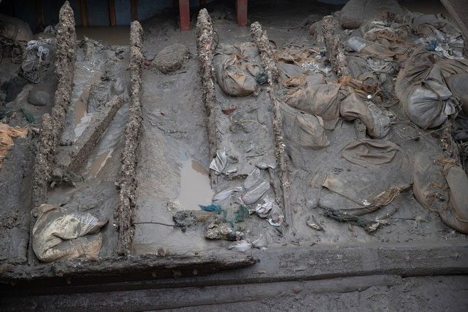 Wooden shipwreck salvaged in Shanghai on November 21.