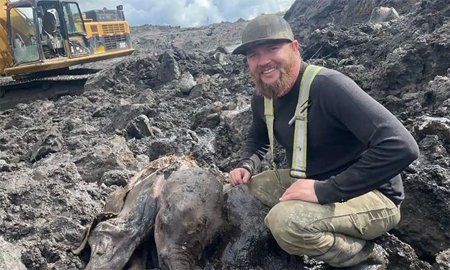 Delawski and the mummified woolly mammoth.