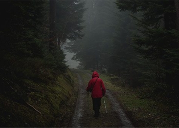 you may not know walking in the cold rain improves health 123983