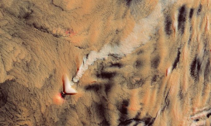 Landsat 8 satellite image of Mount Michael, Saunders Island.