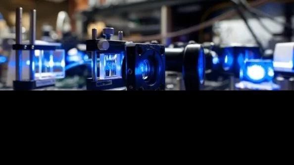 Blue laser light used in the Pauli blocking experiment makes matter invisible.