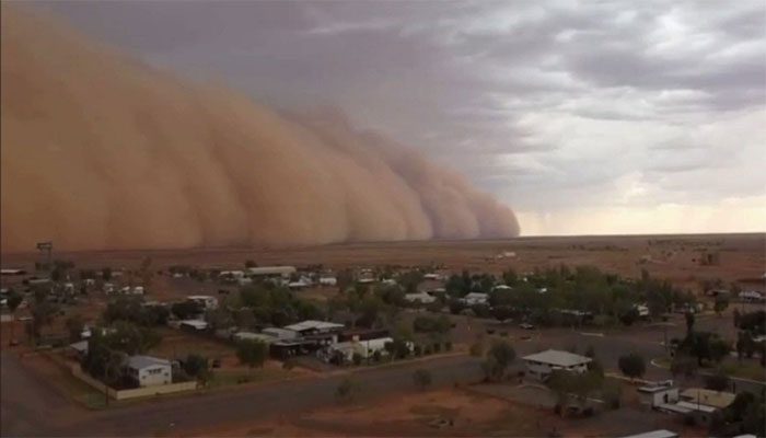 The massive dust storm engulfs Boulia.