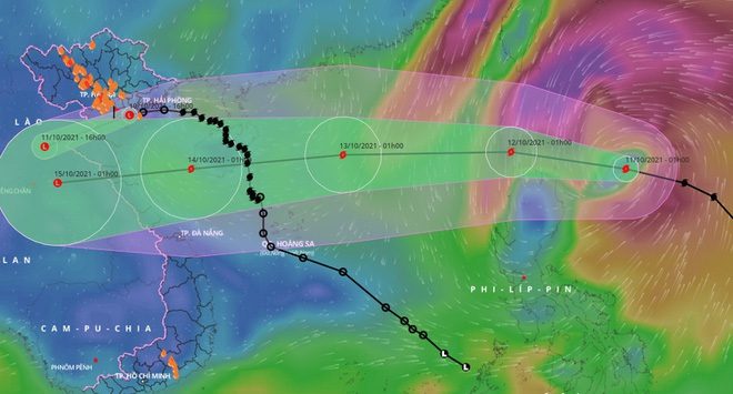 Forecast path of Tropical Storm Kompasu entering the South China Sea.