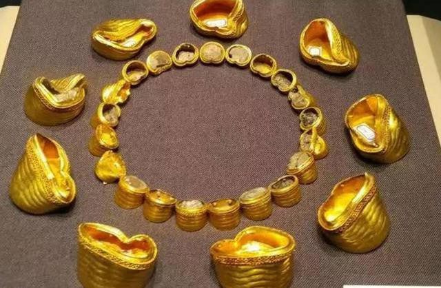 Gold artifacts discovered in the tomb