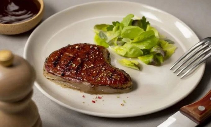 104g 3D printed steak by MeaTech 3D.
