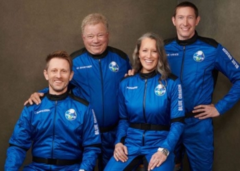 blue origin successfully completes mission launching oldest passenger into space 116505