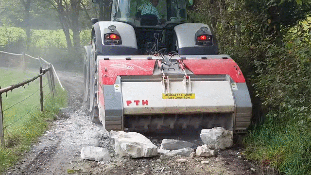 This rock crushing machine is called the PTH Crusher 2500HD