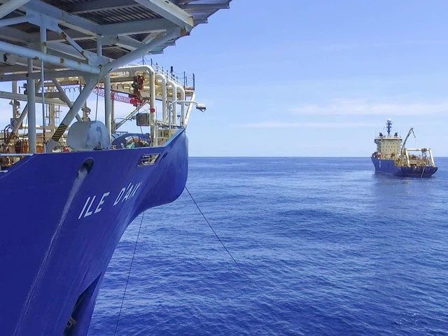 Undersea survey ship