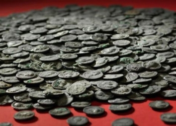 discovering ancient treasure worth up to 5500 coins happy underwater 117207