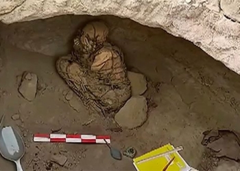 discovery of a thousand year old mummy has researchers wondering about the strange appearance 117401