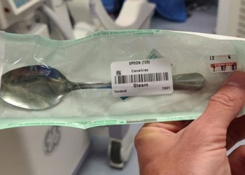 doctor ly explains the mysterious spoon used in surgeries that makes anyone listen also shudder 116304