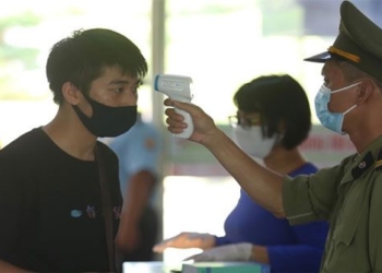 doctor tips for young people to go out without bringing sars cov 2 virus home 116787