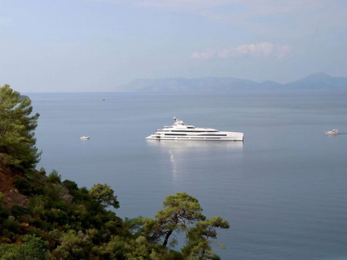 Bill Gates' yacht Lana