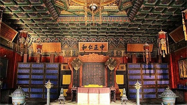 Yongshou Palace is always damp and cold.