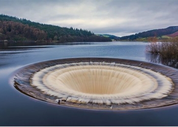 earth has absorbed trillions of tons of water each year where has the water gone 116018