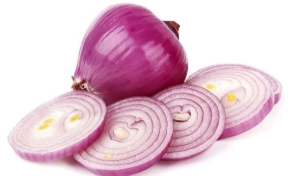 Purple onions are a common food source that can be used to synthesize silver nanoparticles.
