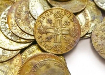 hundreds of gold coins hidden in a mansion nearly 400 years old 115832
