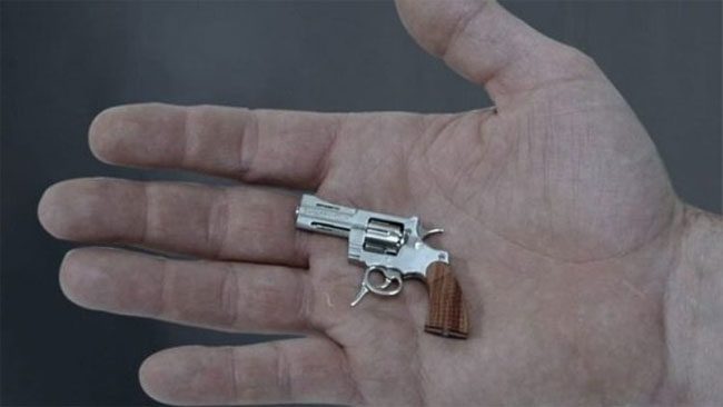 The mini gun weighs only 19.8g.