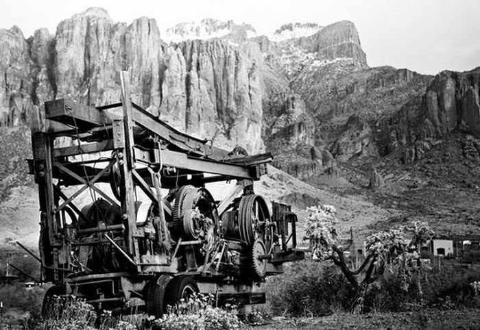 In the 1840s, the Peralta family from Mexico opened several gold mines in the Superstition Mountains