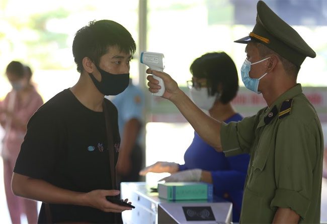 Young people need to change their masks, wash their hands, change their clothes, and only then interact with the elderly.