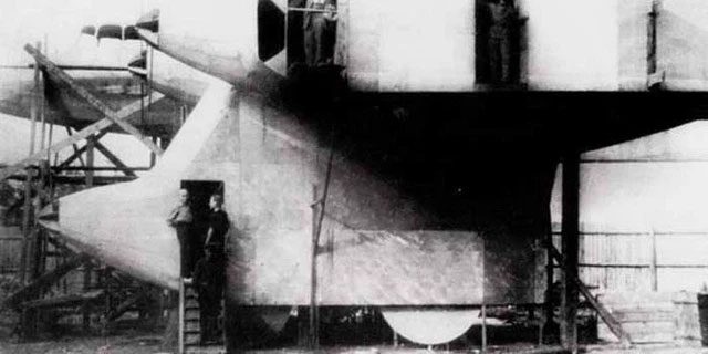 The first prototype crashed during testing on November 21, 1933.