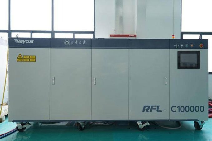 The first 100 kW laser generator in China.