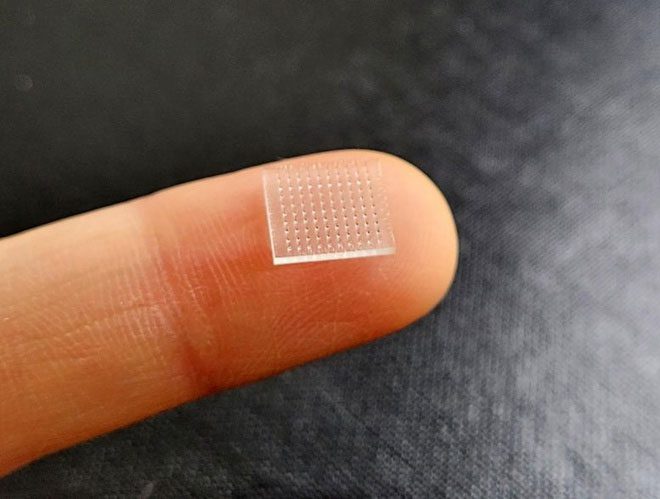 Vaccine patch with microneedles