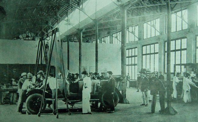 In 1927, Cochinchina imported 2,092 cars worth 55 million francs.
