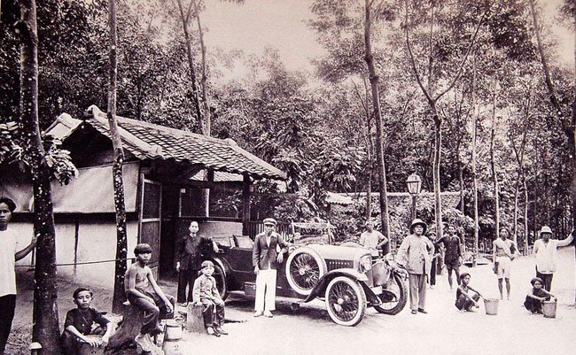 With the boom in automobiles, the road network in Indochina expanded threefold in 15 years.