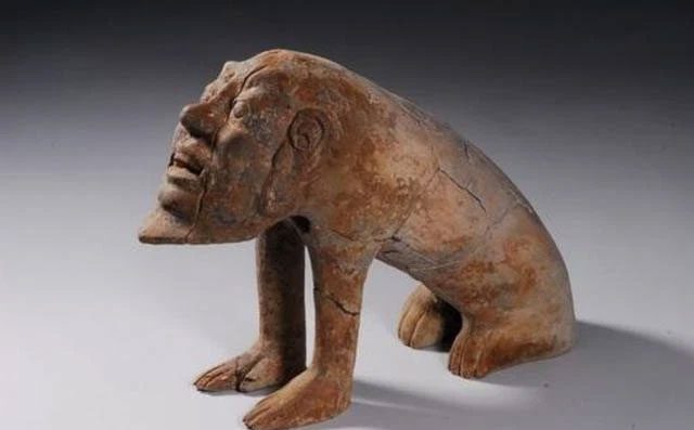 This statue resembles the Sphinx of Egypt.