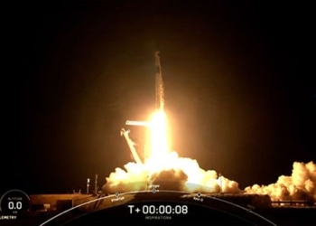 spacex first time launches 4 civilians into space 115971