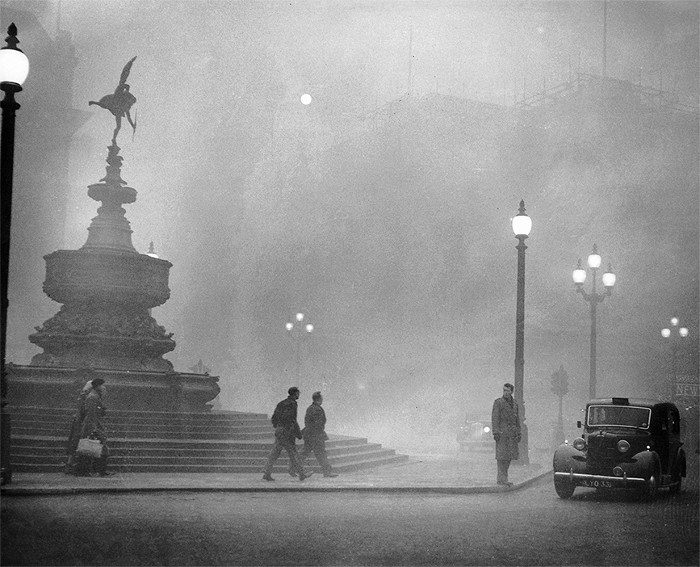 Thick fog obscured the sunlight, causing thousands to experience respiratory issues.