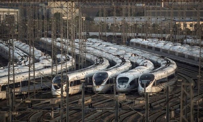 Current bullet trains in China have a speed of 350 km/h.