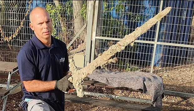 Shlomi Katzin discovered a 900-year-old sword.