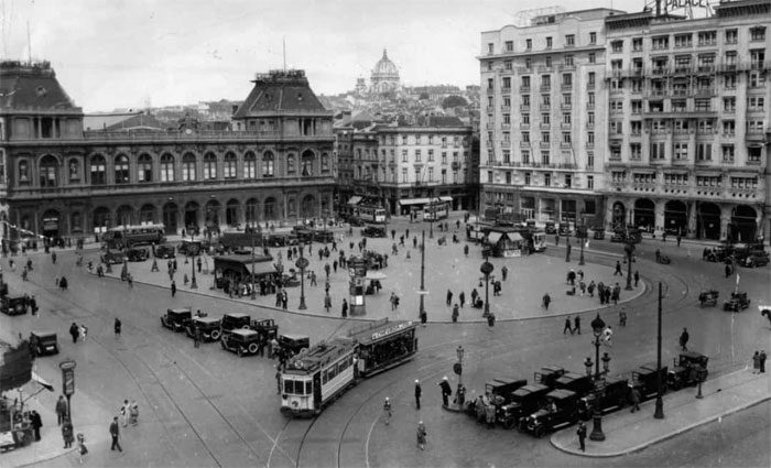 A panoramic view of the Grand Place in Brussels, Belgium