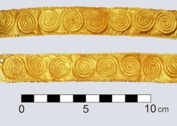 the coffin 300 years old still holds gold and gemstones 117500