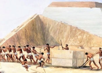 the pyramid of giza is it really due to hundreds of thousands of construction debts 116513