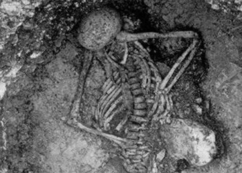 the secret of the bone ghost when suffocated in the lying position in the long hall 117369