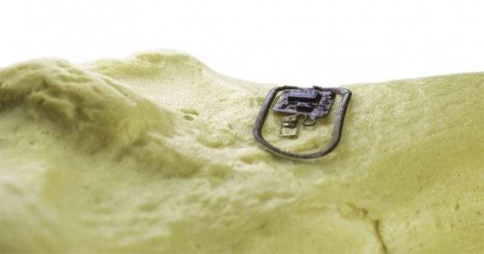 The device can be implanted in individuals with conditions such as osteoporosis.