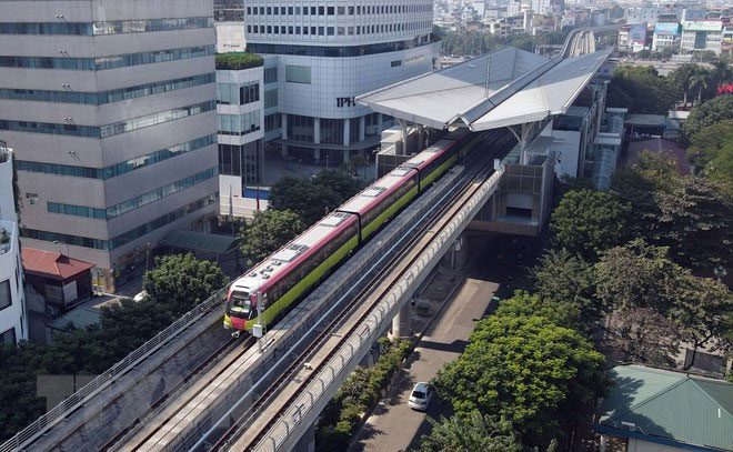 Testing route of the Nhổn-Hà Nội train.