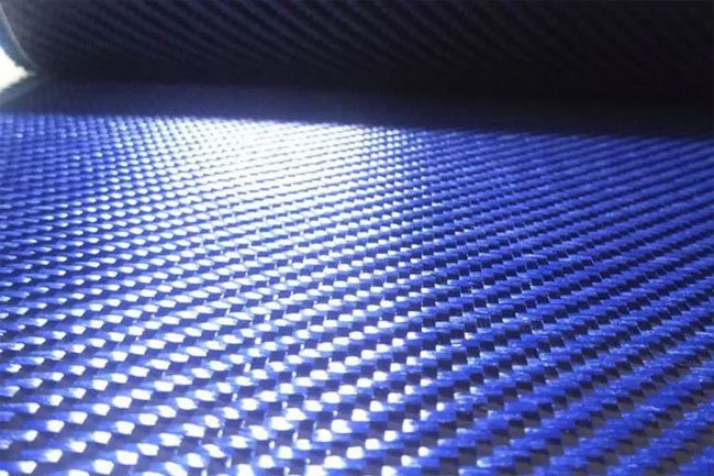 Super-foldable conductive carbon material with layered nanofiber network structures.