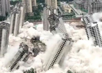 video 15 skyscraper collapses into dust in just a few seconds 115782