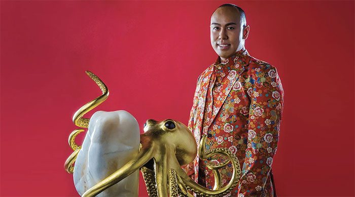 The man inherited the giant pearl weighing up to 27.65 kg.