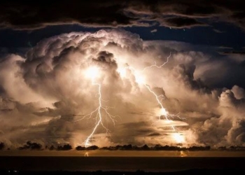 what will happen if you see a flash and hear a sound at the same time 117504